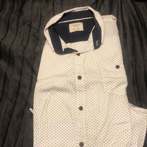 Short sleeve button down